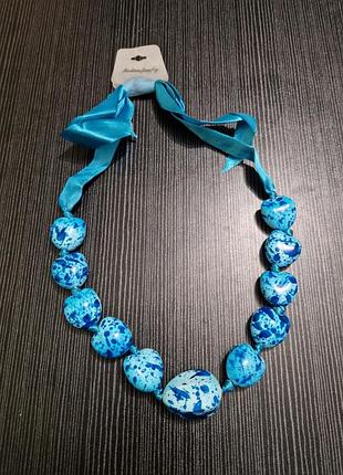 Кольє жіноче fashion jewelry з намистинами у формі сердець блакитне