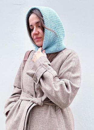 В’язаний капор-капюшон блакитний