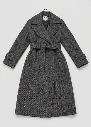 Стильное серое пальтос поясом  h&m
