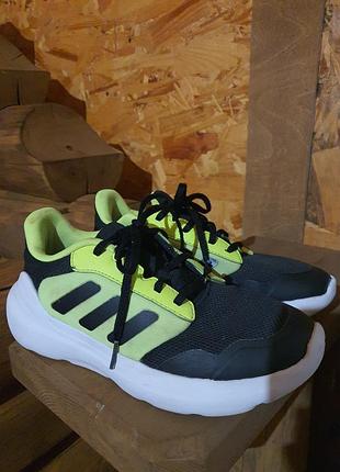 Кросівки adidas чорно-салатові текстильні
