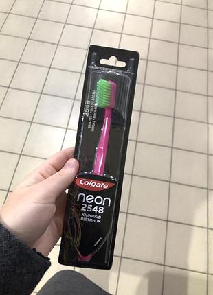 Зубна щітка neon
