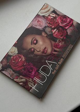 Палетка тіней для повік huda beauty rose gold remastered