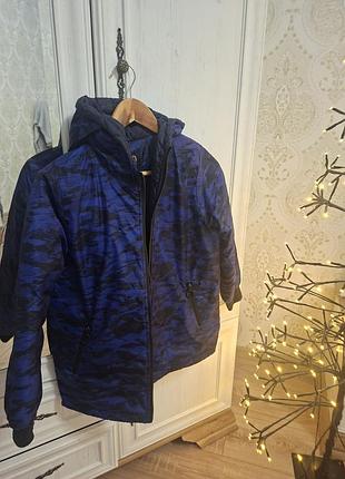 Куртка для хлопчика синя камуфляжна з капюшоном
