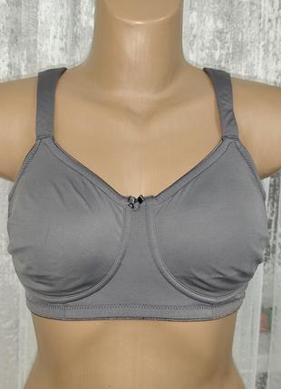 Красивый бюстгальтер мягкий без косточек uk36d eur80d.