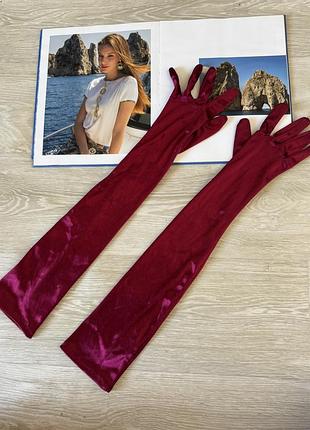 Длинные бордовые атласные перчатки