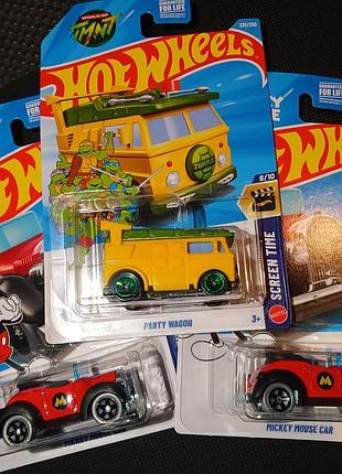 Колекційні модельки hot wheels party wagon та mickey mouse car
