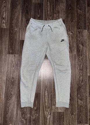 Спортивные штаны nike tech fleece