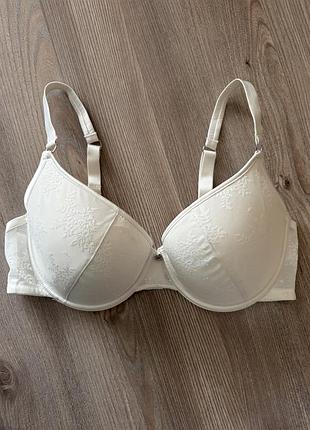 Молочний мереживний бюстгальтер primark
