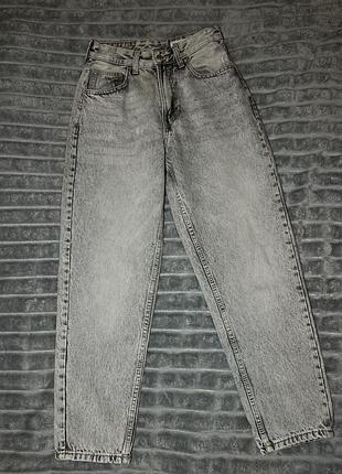 Сірі джинси mom bershka (розмір 34 / xs)