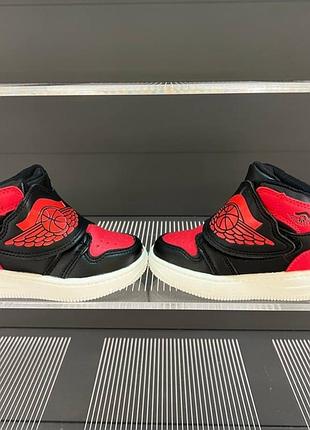 Кросівки для хлопчика nike хайтопи чорно-червоні на липучці