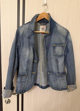 Джинсовый пиджак esprit в ретро-стиле с желтой строчкой, m