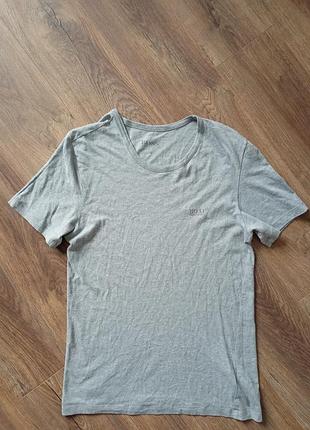 Брендова футболка hugo boss.