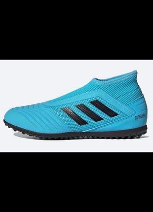 Кроссовки,сороконожки фирмы adidas оригинал