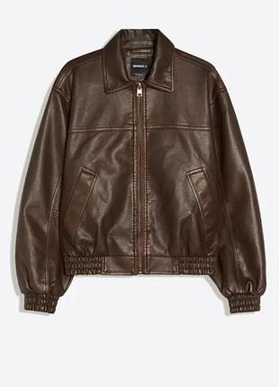Куртка bershka бомбер зі штучної шкіри коричнева розмір l