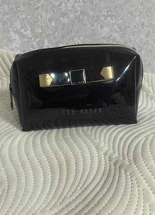 Косметичка жіноча ted baker лакова чорна 16х10х8 см