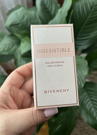Парфумована вода givenchy irresistible very floral для жінок, 35 мл