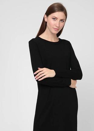 Черное трикотажное платье миди