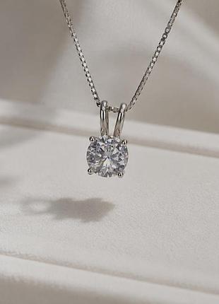 Серебряный кулон с фианитом
