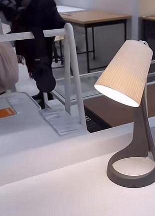 Настільна лампа ikea сучасна з текстурованим плафоном