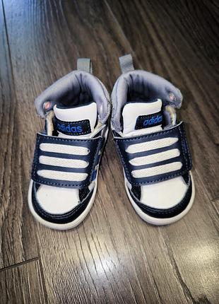 Кросівки для хлопчика adidas.