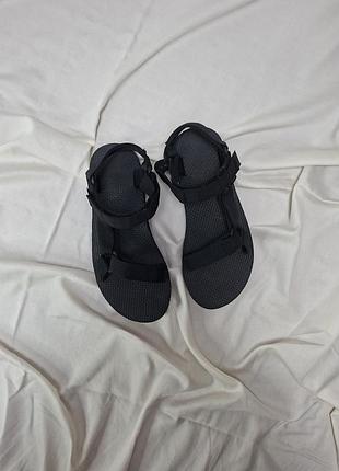 Сандалии teva