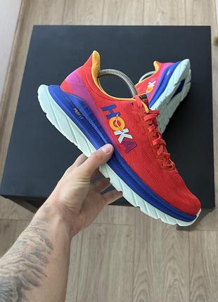 Кросівки hoka