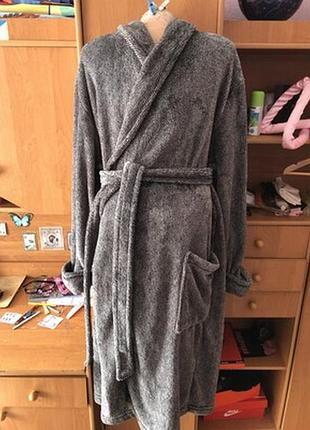Халат мягусенький размер s. george.