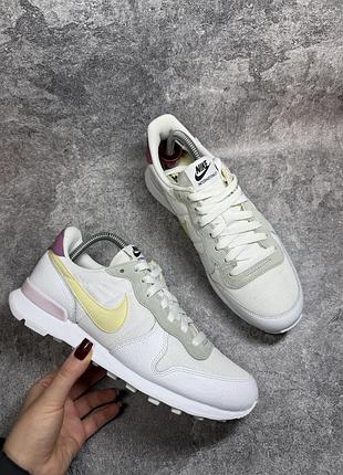 Оригінальні кросівки nike internationalist