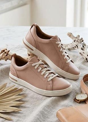 Стильні бежеві ортопедичні кеди clarks