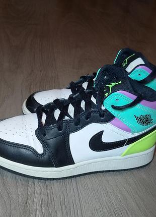 Кросівки nike air jordan 1 mid різнокольорові