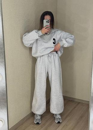 Костюм жіночий
