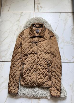 Жіноча стьобана куртка від massimo dutti