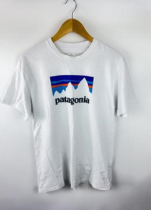 Футболка чоловіча patagonia біла з логотипом розмір m