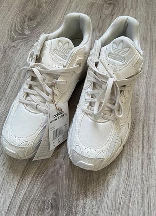 Білі кросівки adidas adidas astir w (ecru tint / cloud white) gy6855