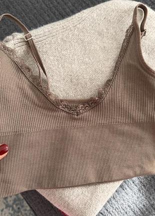 Бюстгальтер-топ prettylittlething коричневий xs