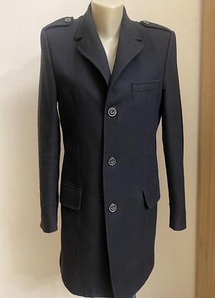 Класичне чоловіче однобортне пальто zara man