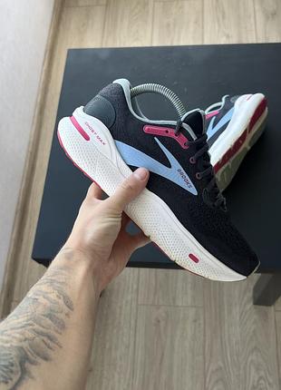 Кросівки brooks