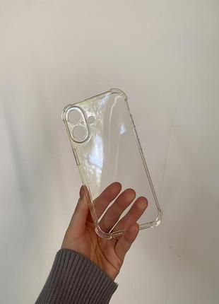 Прозрачный силиконовый чехол на iphone 17