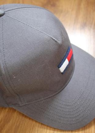 Кепка tommy hilfiger denim (tommy jeans) унисекс хлопок / серая кепка