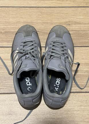 Кеди унісекс adidas сірі