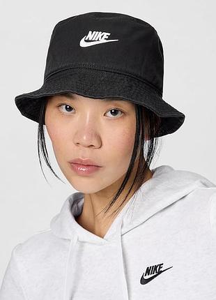 Панама унисекс черная верка nike apex futura washed bucket hat / шляпа (размер m)
