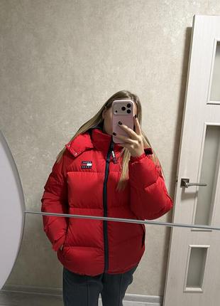 Пуховик жіночий tommy hilfiger червоний розмір s