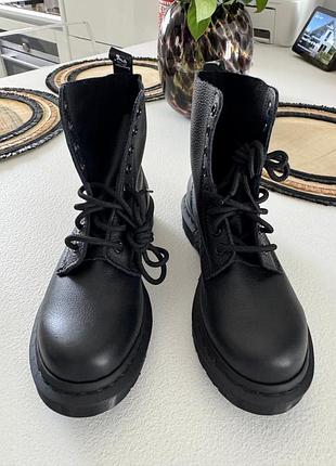 Черевики dr.martins