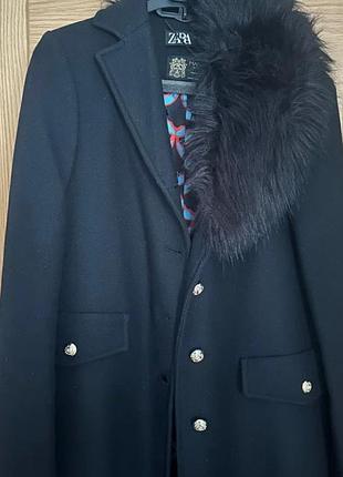Стильное шерстяное пальто zara