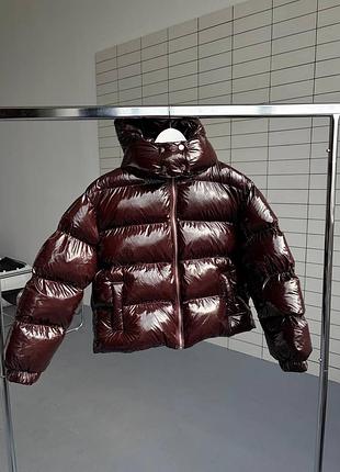 Трендовый дутый пуховик пуыер с капюшоном лаковый