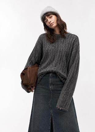 Zara | премиальный трикотаж 🤍стильный свитер zara в благородном графитовом оттенке с выразительной фактурной вязкой.