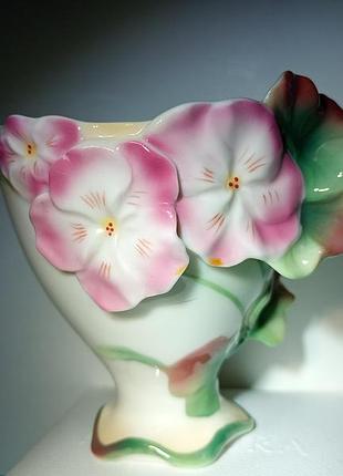 Коллекционная фарфоровая мини-ваза franz porcelain "pansy" (анюка) материал: фарфор (handpainted porcelain)  
(модель fz00456).