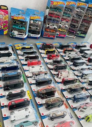 Нові колекційні машинки hot wheels