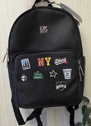 Жіночий рюкзак dkny чорний зі значками