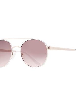 Сонцезахисні окуляри round guess
